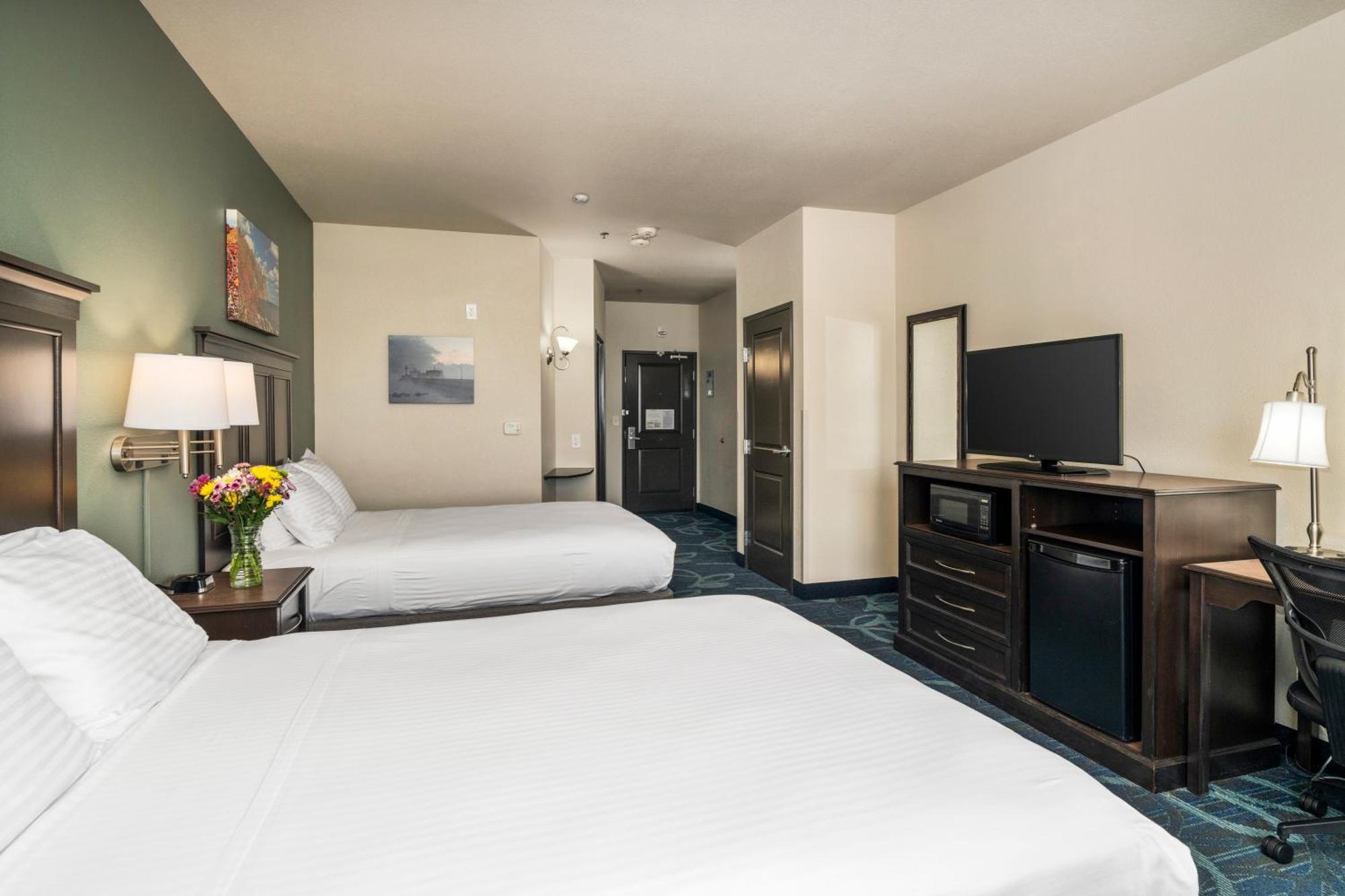 Hotel Park Point Marina Duluth