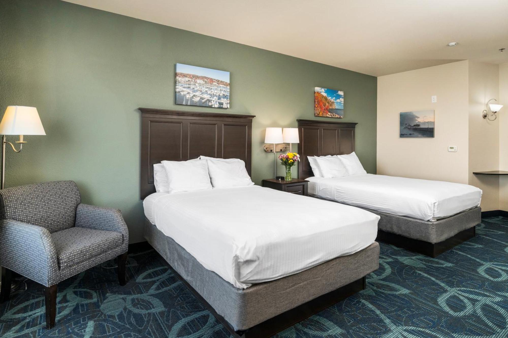 Hotel Park Point Marina Duluth