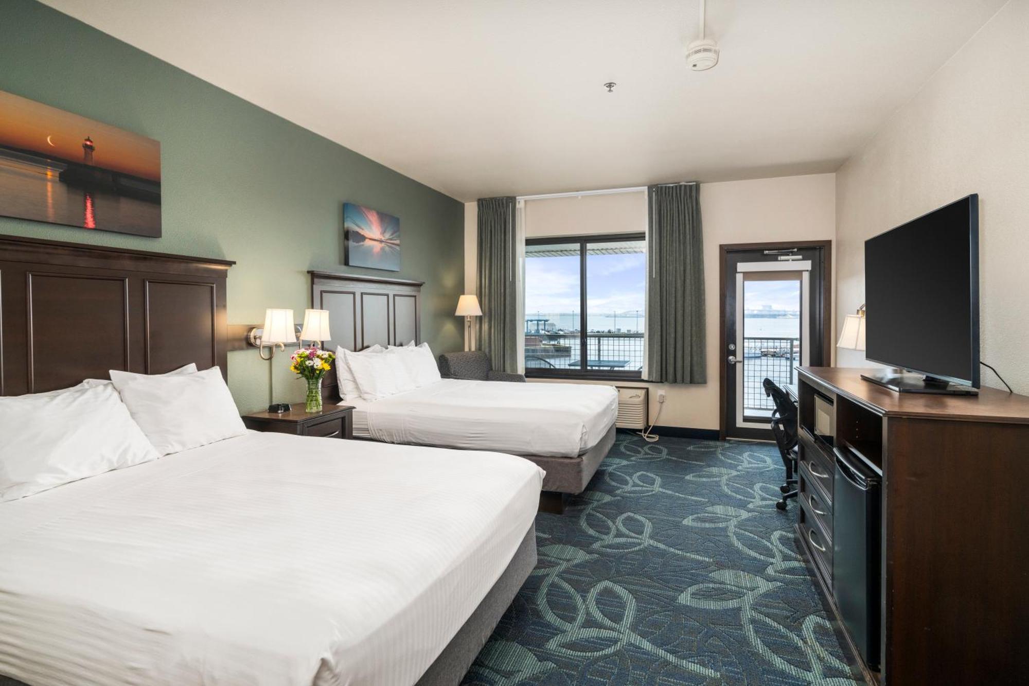 Hotel Park Point Marina Duluth