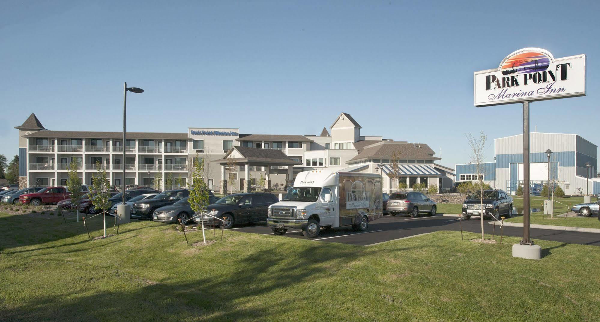 Park Point Marina 3*